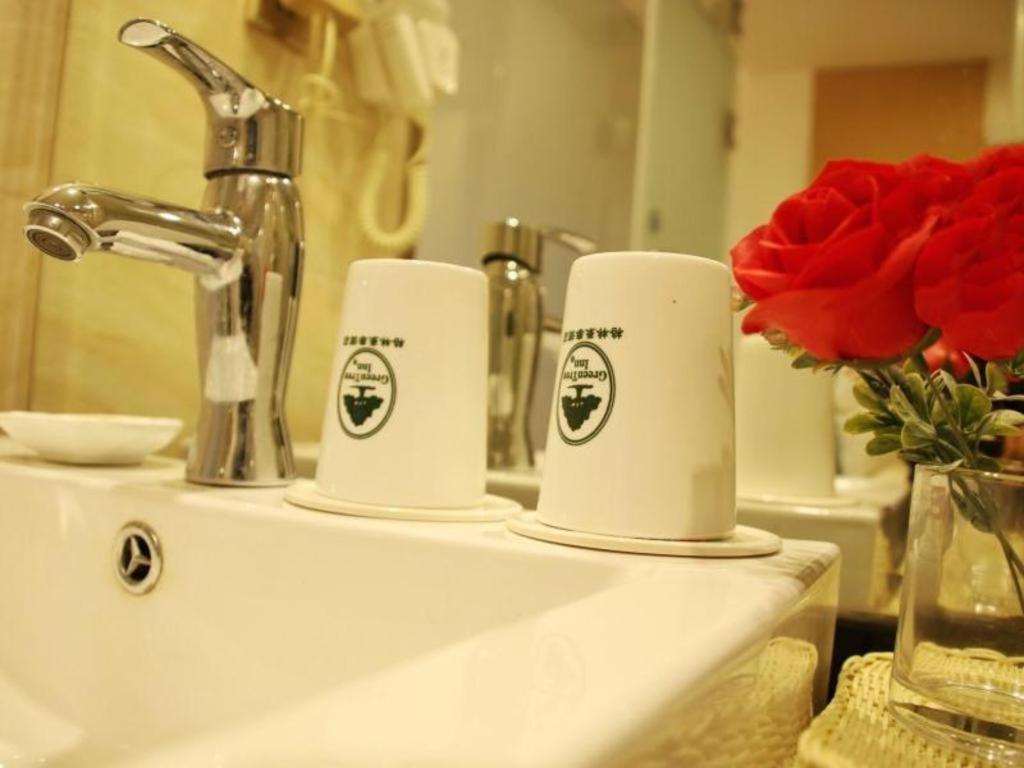 Greentree Inn Zhejiang Ningbo South Railway Station Express Hotel Dış mekan fotoğraf