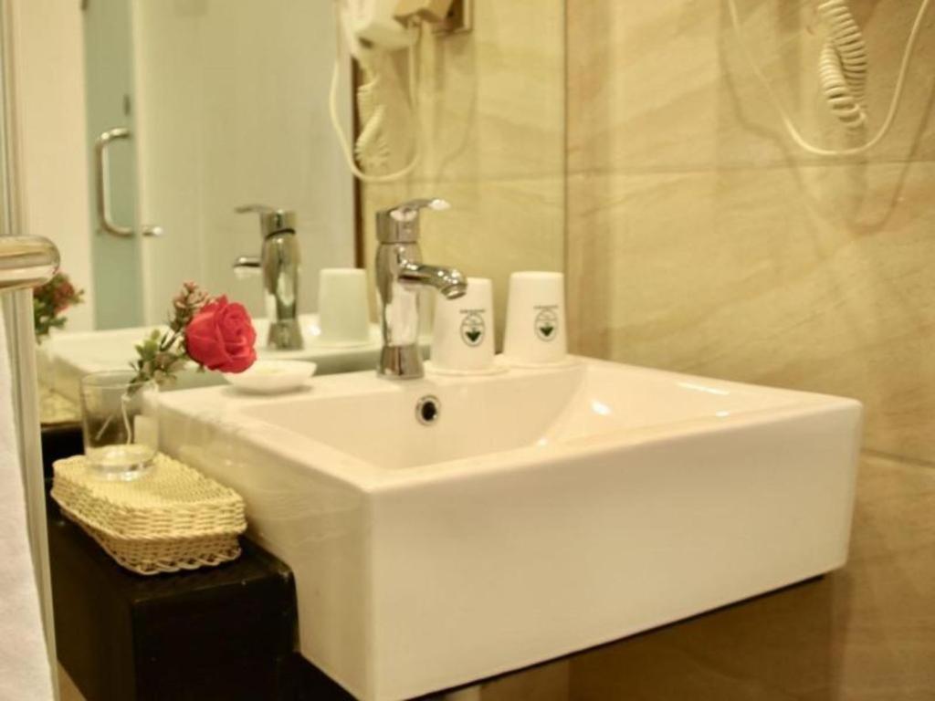 Greentree Inn Zhejiang Ningbo South Railway Station Express Hotel Dış mekan fotoğraf