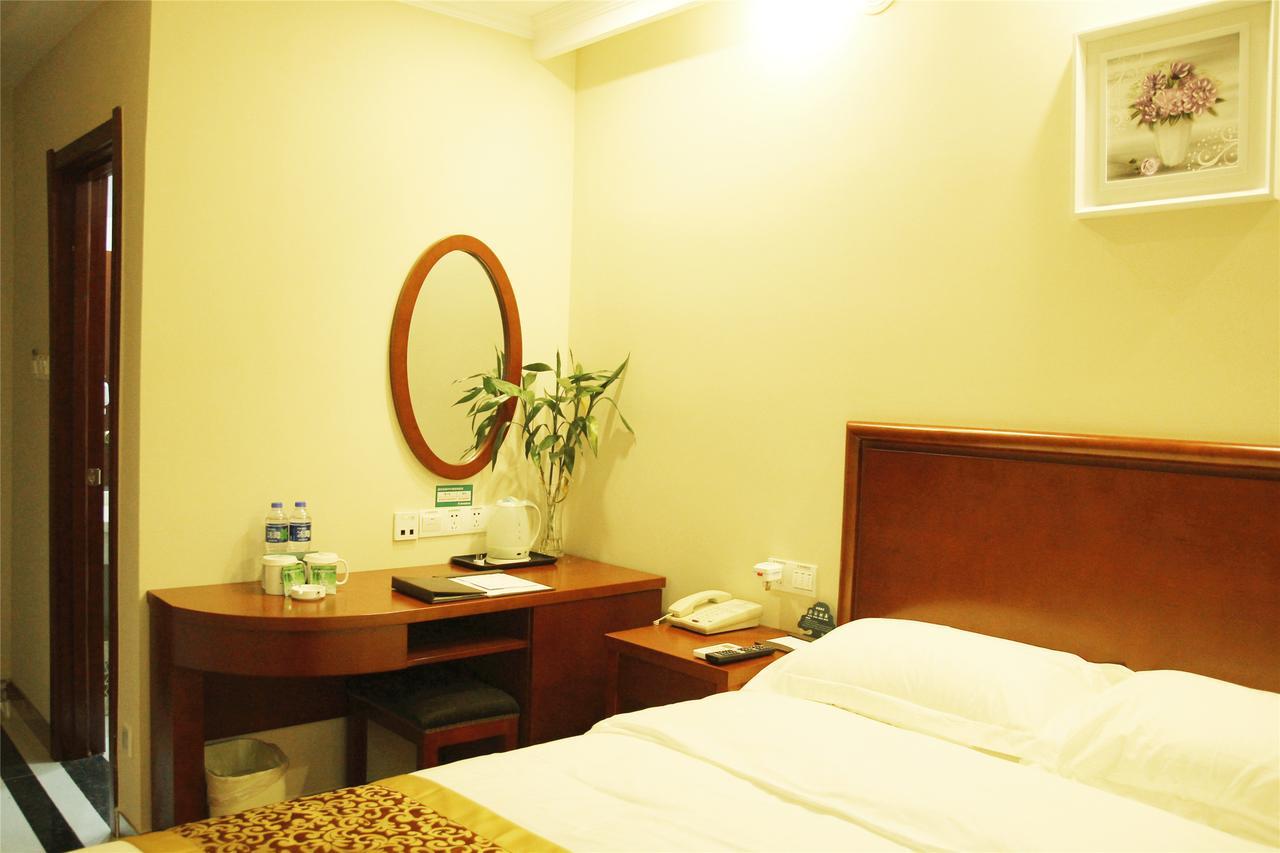 Greentree Inn Zhejiang Ningbo South Railway Station Express Hotel Dış mekan fotoğraf